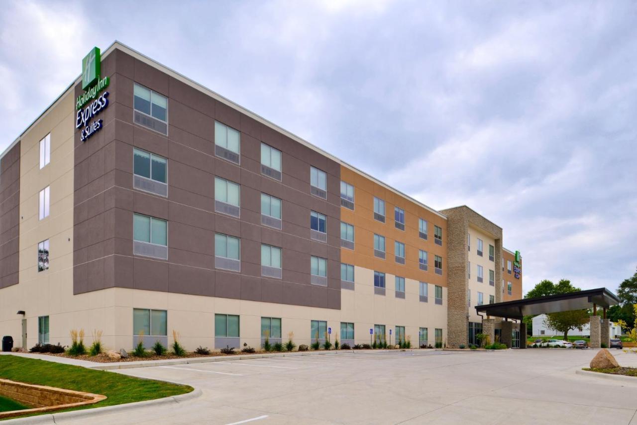 Holiday Inn Express & Suites - Ottumwa By Ihg Экстерьер фото