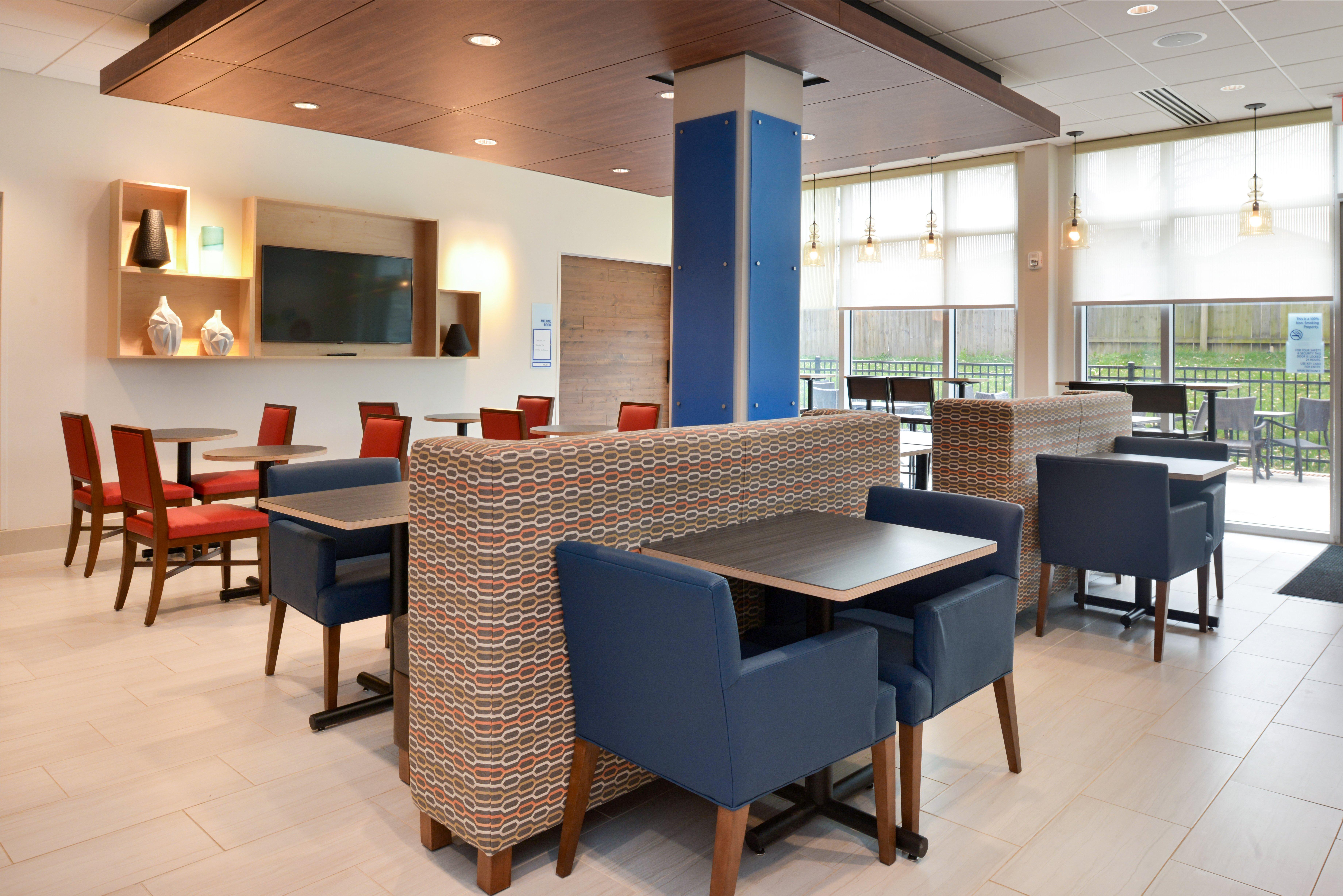 Holiday Inn Express & Suites - Ottumwa By Ihg Экстерьер фото